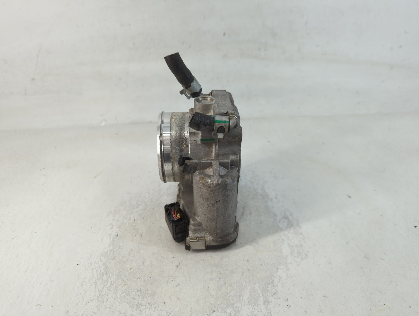 2015-2019 Hyundai Sonata Throttle Body P/N:35100-2G600 Fits Fits 2015 2016 2017 2018 2019 2020 2021 OEM Used Auto Parts - Oe
