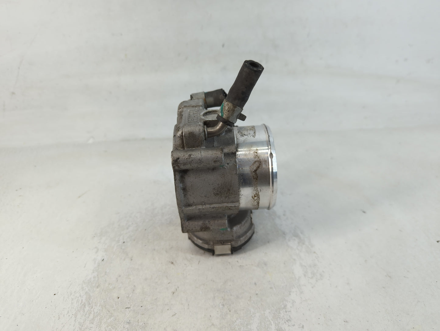 2015-2019 Hyundai Sonata Throttle Body P/N:35100-2G600 Fits Fits 2015 2016 2017 2018 2019 2020 2021 OEM Used Auto Parts - Oe