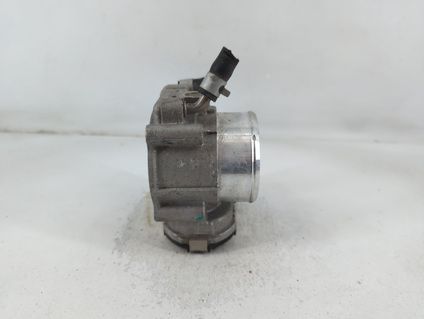 2015-2019 Hyundai Sonata Throttle Body P/N:35100-2G600 Fits Fits 2015 2016 2017 2018 2019 2020 2021 OEM Used Auto Parts - Oe