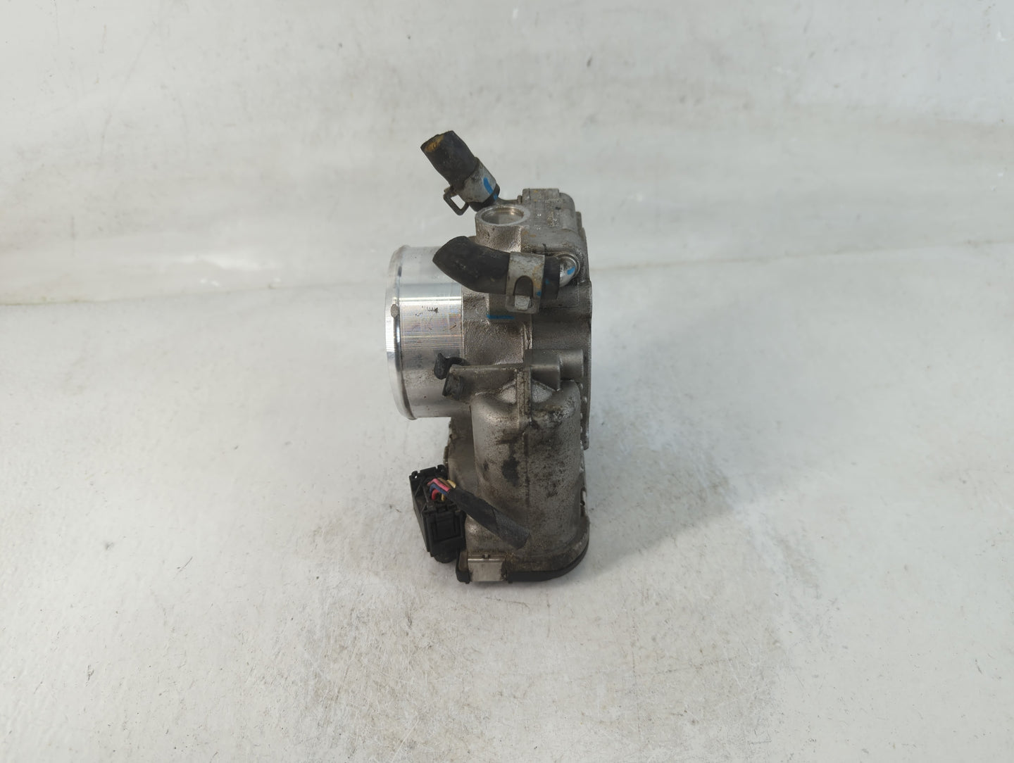 2015-2019 Hyundai Sonata Throttle Body P/N:35100-2G600 Fits Fits 2015 2016 2017 2018 2019 2020 2021 OEM Used Auto Parts - Oe