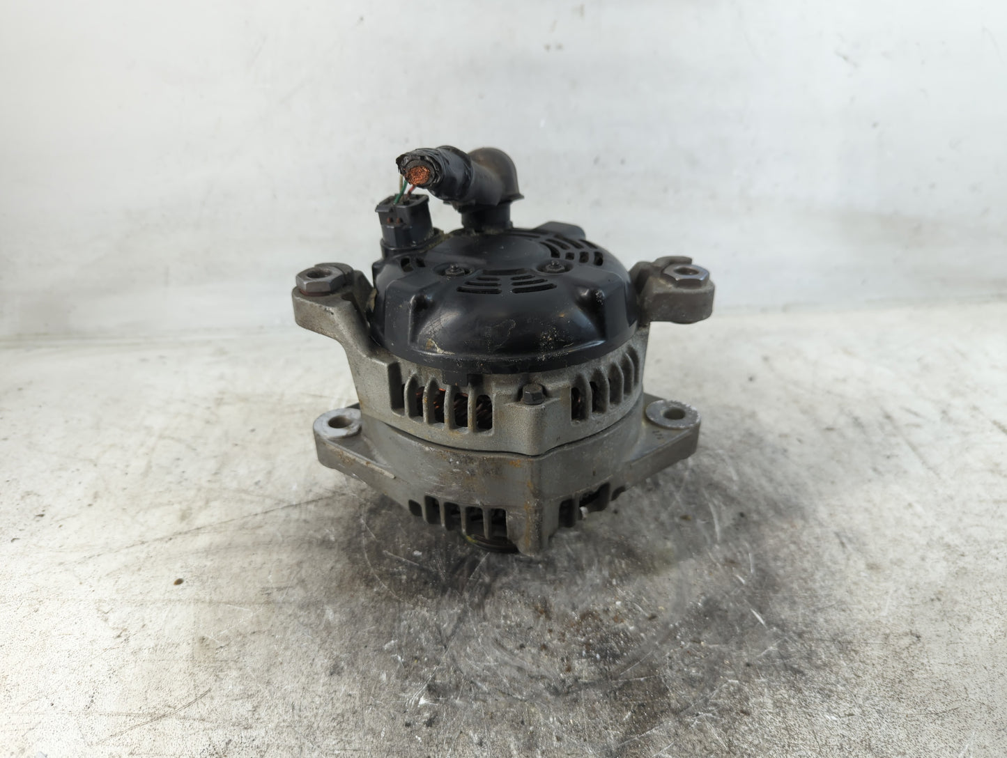 2015-2019 Hyundai Sonata Alternator Replacement Generator Charging Assembly Engine OEM P/N:37300-2G061 Fits OEM Used Auto Pa