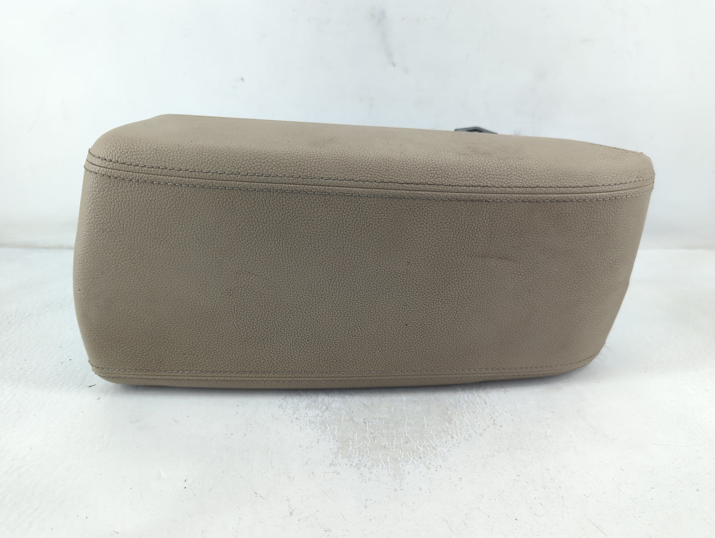 2019 Hyundai Sonata Center Console Armrest Cover Lid Fits OEM Used Auto Parts - Oemusedautoparts1.com
