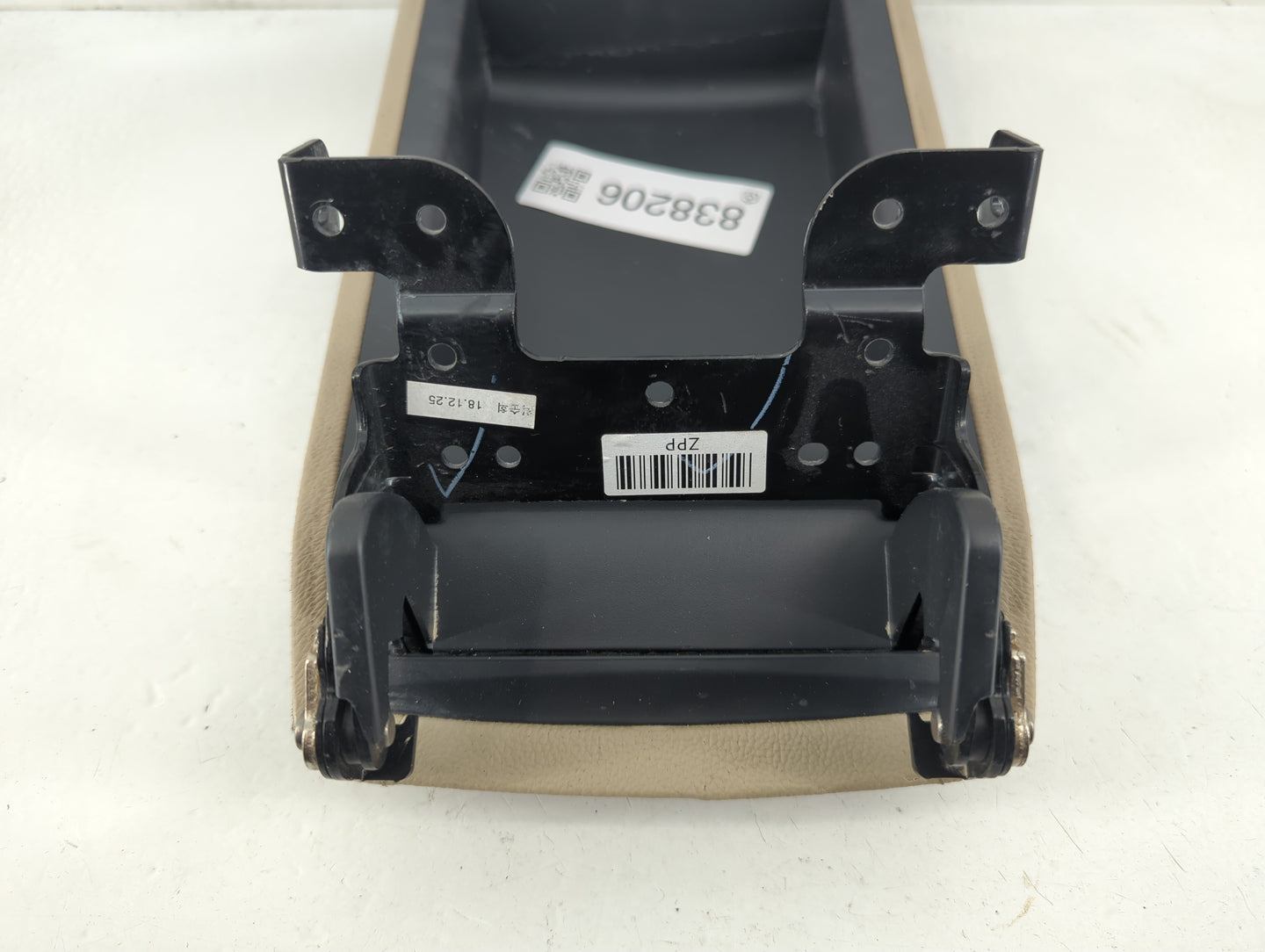 2019 Hyundai Sonata Center Console Armrest Cover Lid Fits OEM Used Auto Parts - Oemusedautoparts1.com
