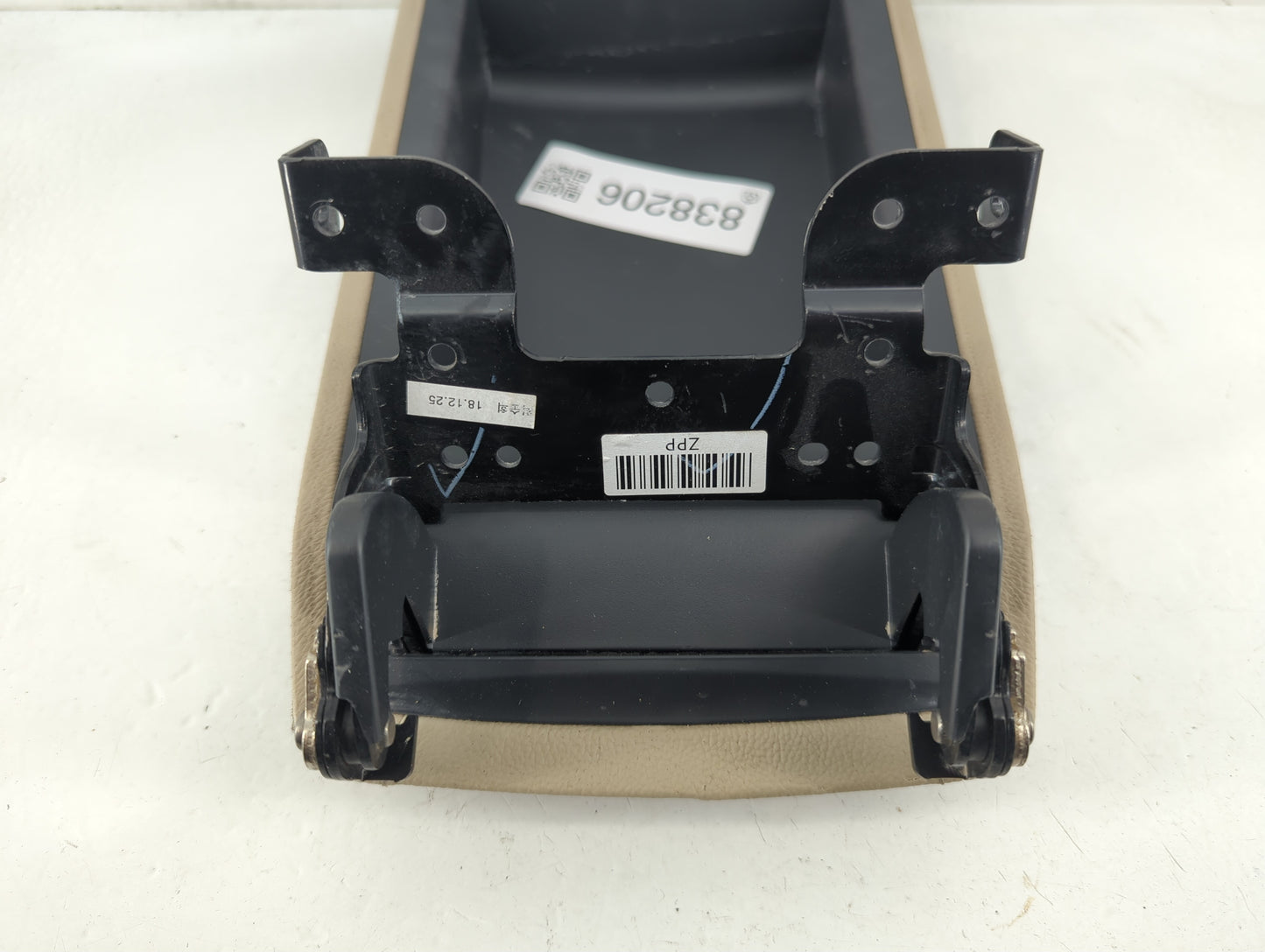 2019 Hyundai Sonata Center Console Armrest Cover Lid Fits OEM Used Auto Parts - Oemusedautoparts1.com