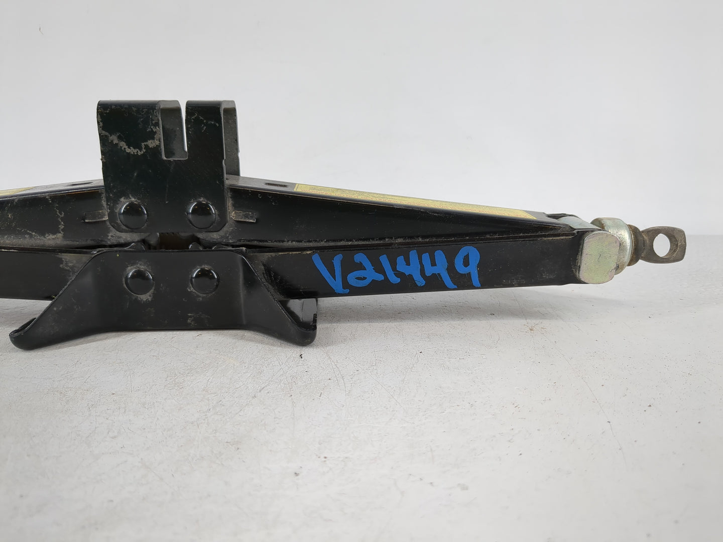 2019 Hyundai Tucson Spare Scissor Car Jack 1120592 - Oemusedautoparts1.com
