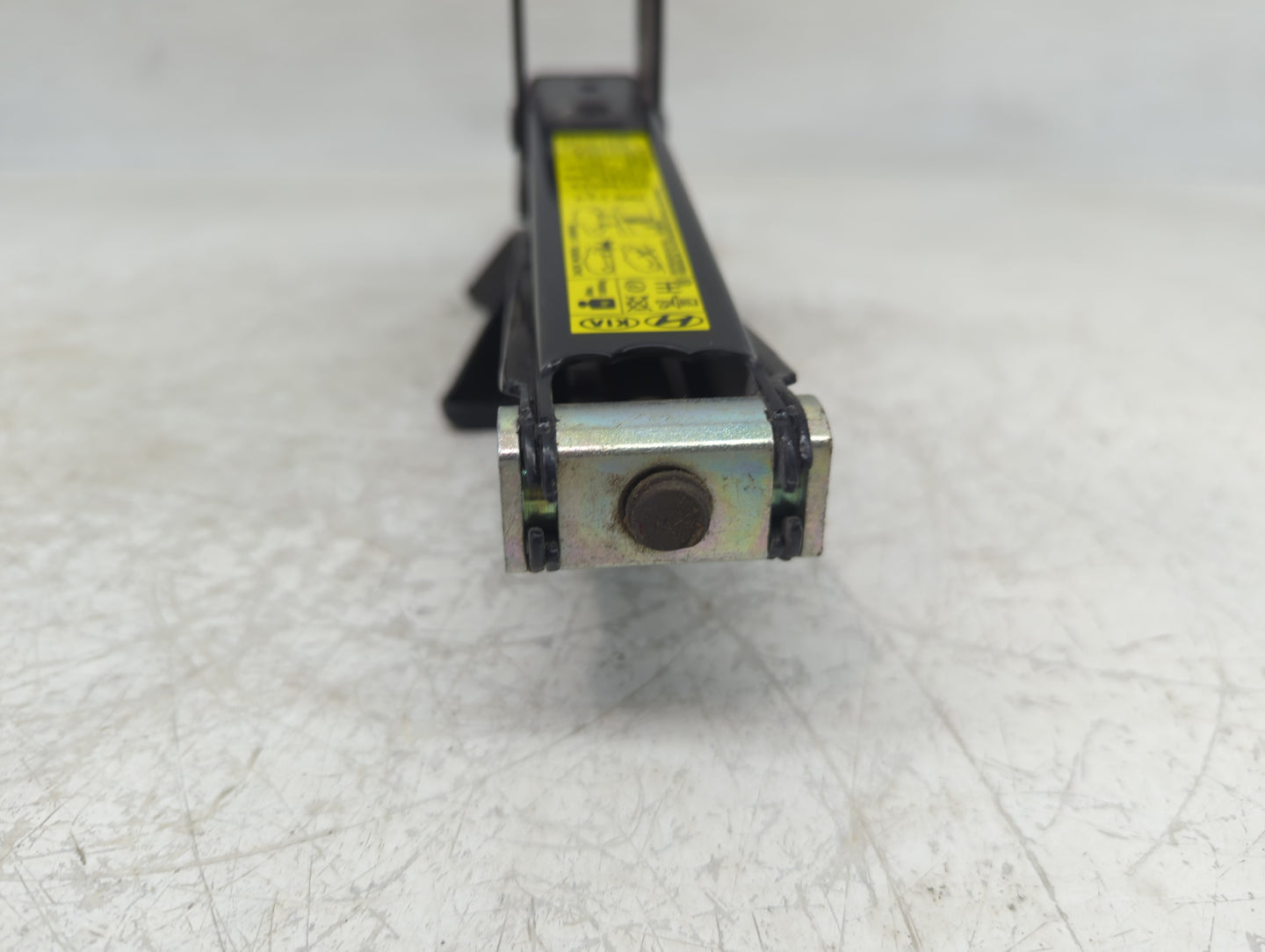 2019 Hyundai Tucson Spare Scissor Car Jack - Oemusedautoparts1.com