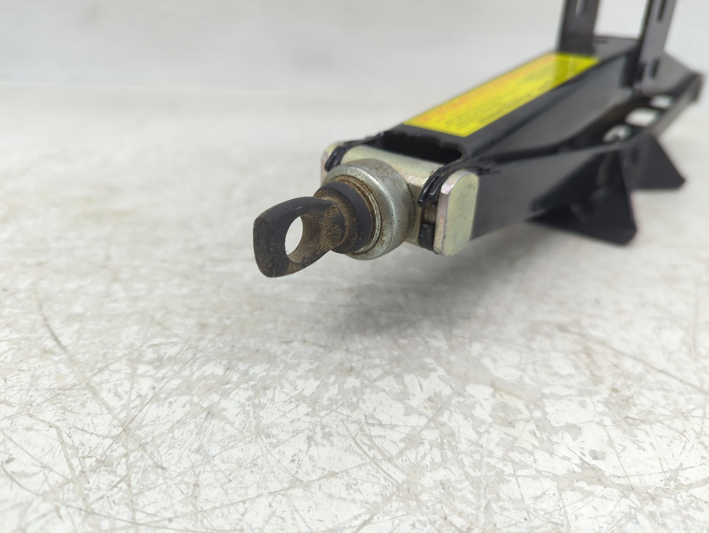 2019 Hyundai Tucson Spare Scissor Car Jack - Oemusedautoparts1.com