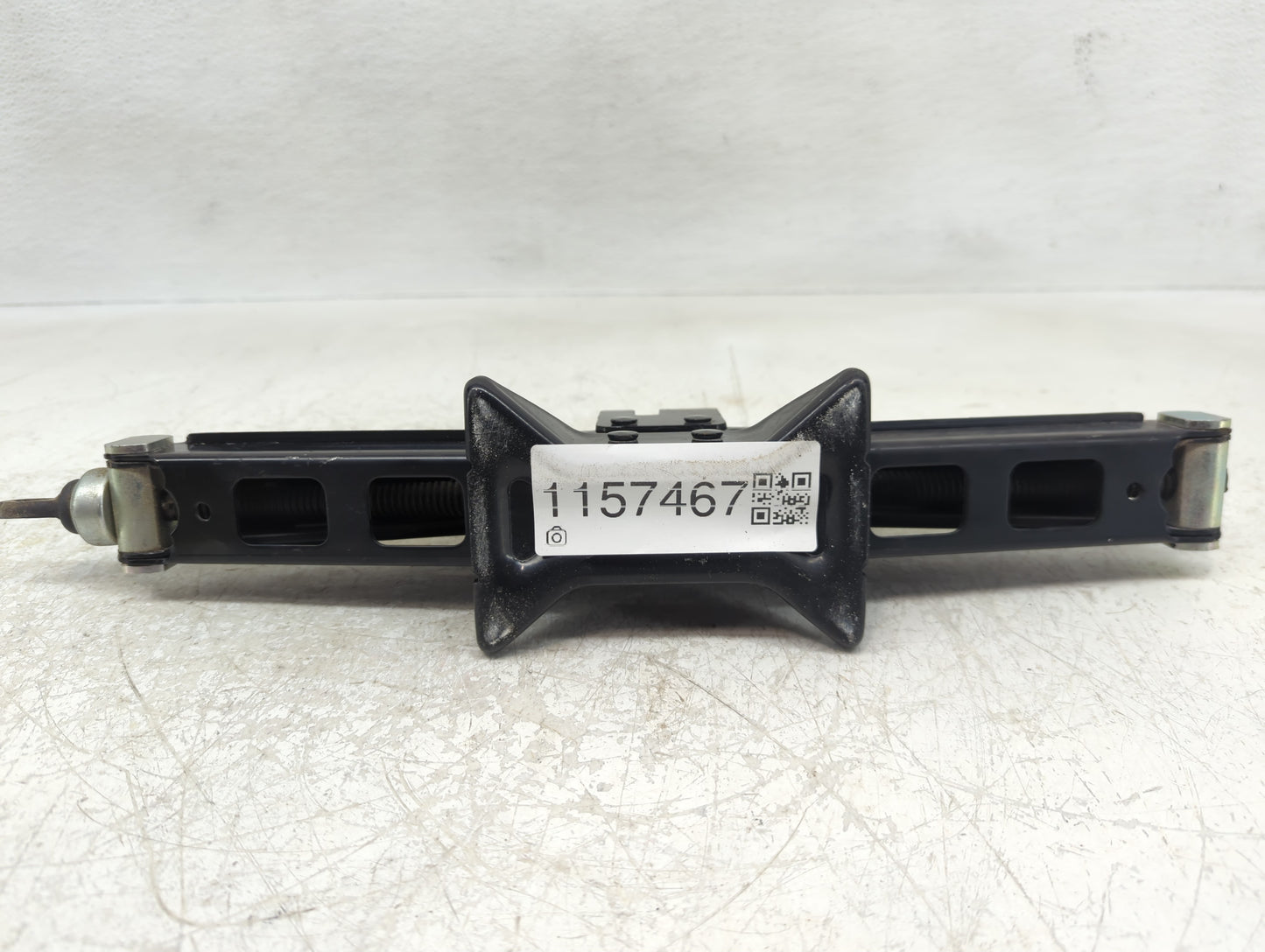 2019 Hyundai Tucson Spare Scissor Car Jack - Oemusedautoparts1.com