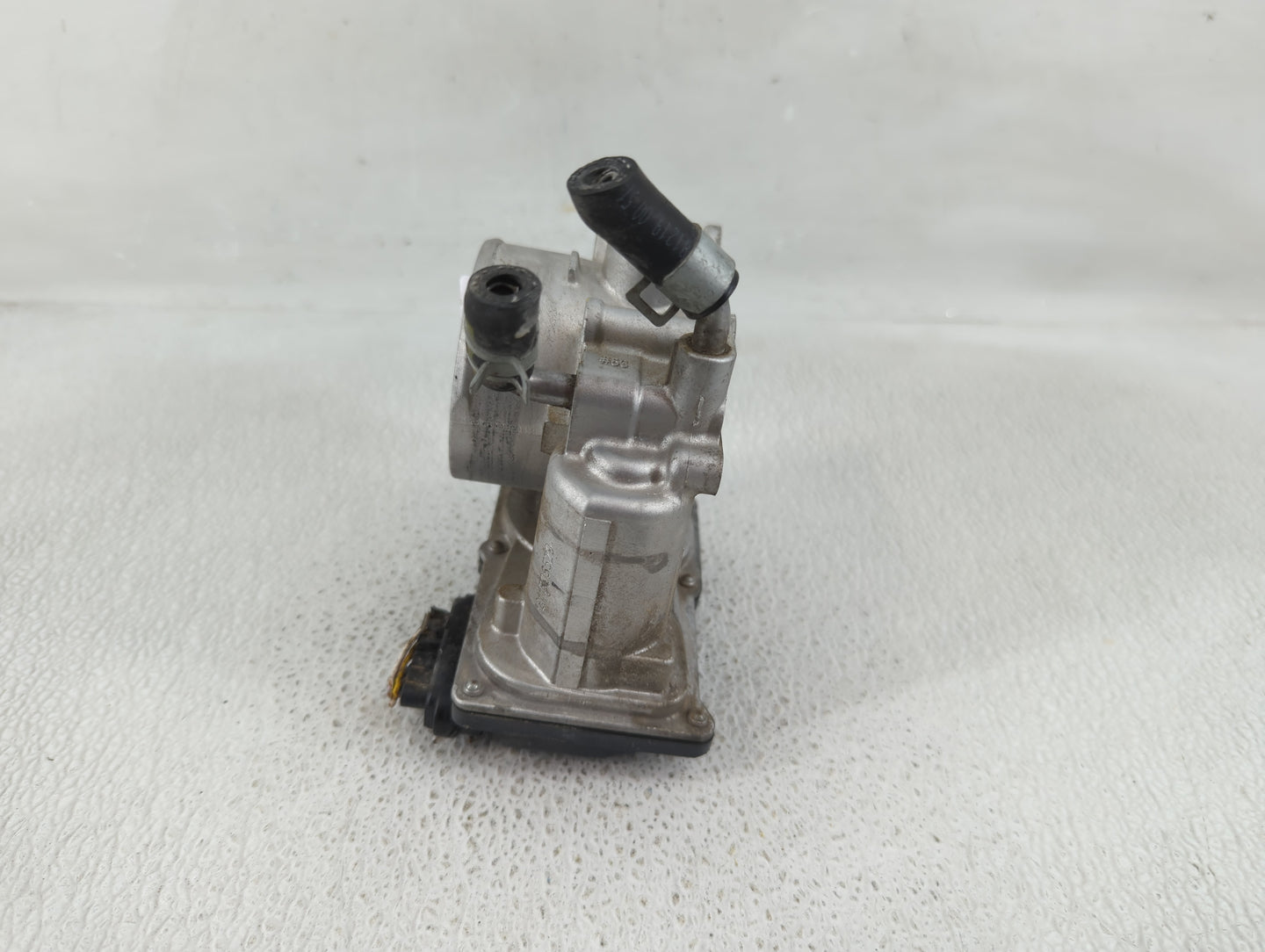 2014-2021 Hyundai Tucson Throttle Body P/N:35100-2E000 Fits Fits 2011 2012 2013 2014 2015 2016 2017 2018 2019 2020 2021 OEM 