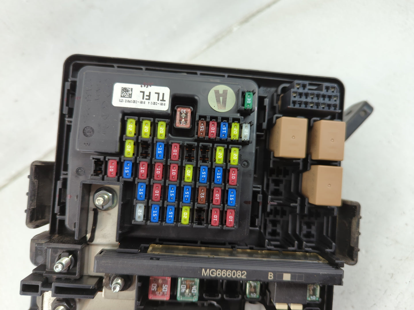 2019-2021 Hyundai Tucson Fusebox Fuse Box Panel Relay Module P/N:91956-D3020 Fits Fits 2019 2020 2021 OEM Used Auto Parts - 