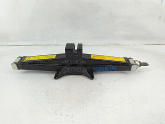 compare product 2019 Hyundai Tucson Spare Scissor Car Jack 1188154