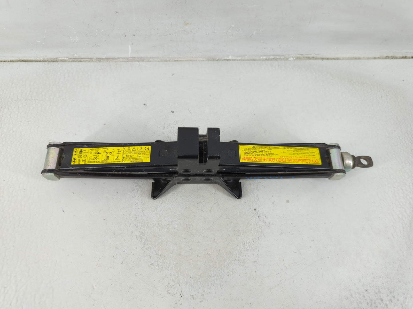 2019 Hyundai Tucson Spare Scissor Car Jack 1188154 - Oemusedautoparts1.com