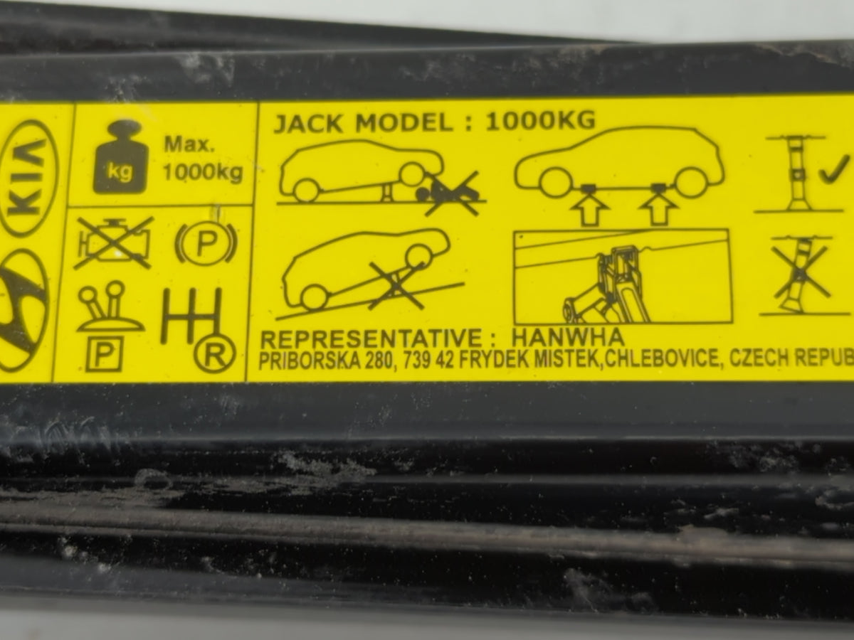 2019 Hyundai Tucson Spare Scissor Car Jack 1188154 - Oemusedautoparts1.com