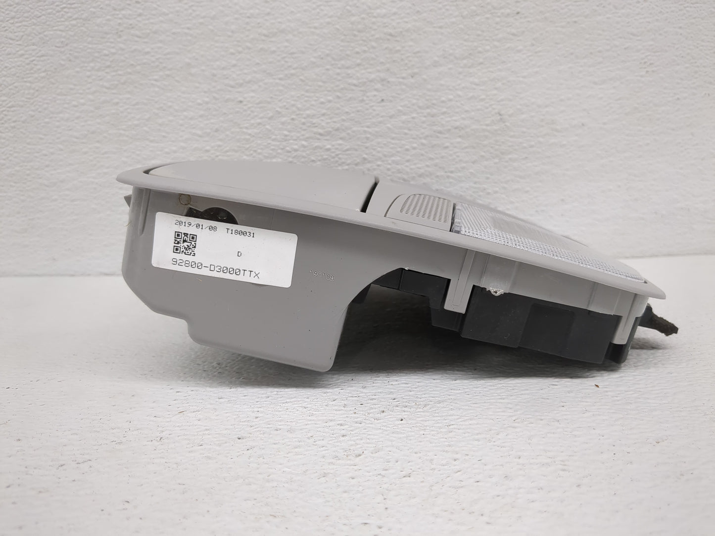 2016-2021 Hyundai Tucson Overhead Roof Console 1188713 - Oemusedautoparts1.com