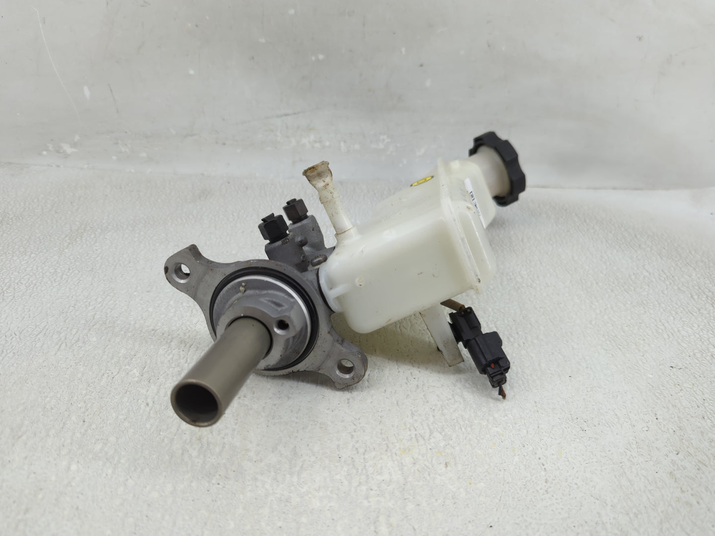 2016-2021 Hyundai Tucson Brake Master Cylinder 1310390 - Oemusedautoparts1.com