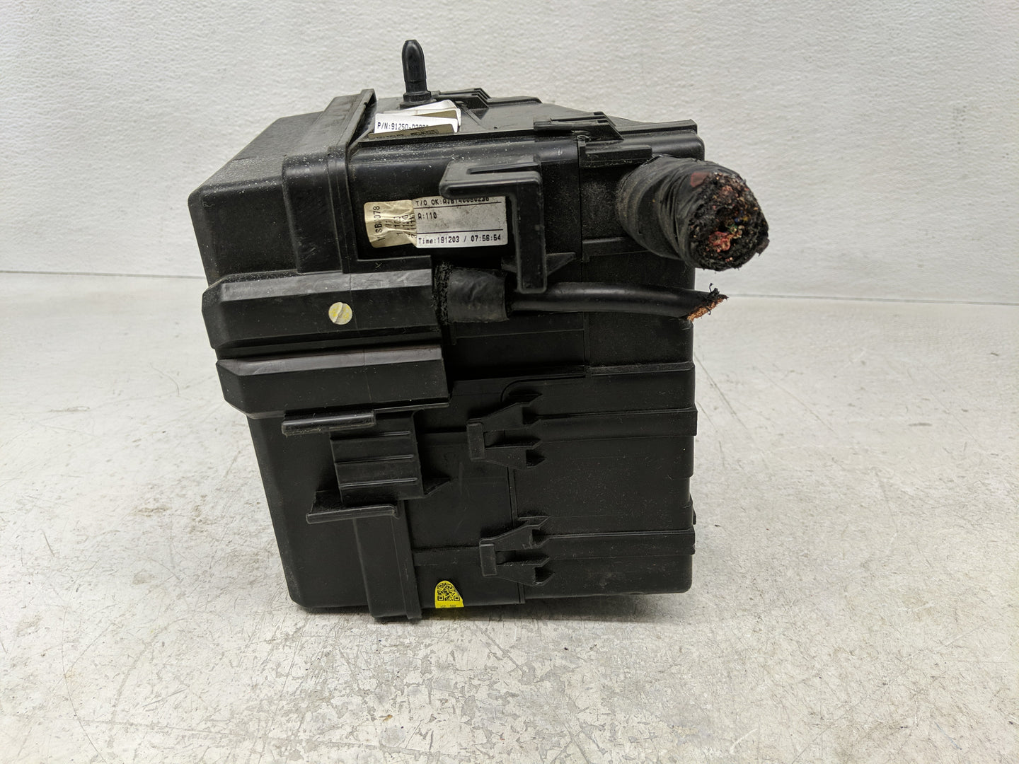 2019-2021 Hyundai Tucson Fusebox Fuse Box Panel Relay Module P/N:91250-D3030-B5 N91250-D3030, 91956-D3020 Fits Fits 2019 202