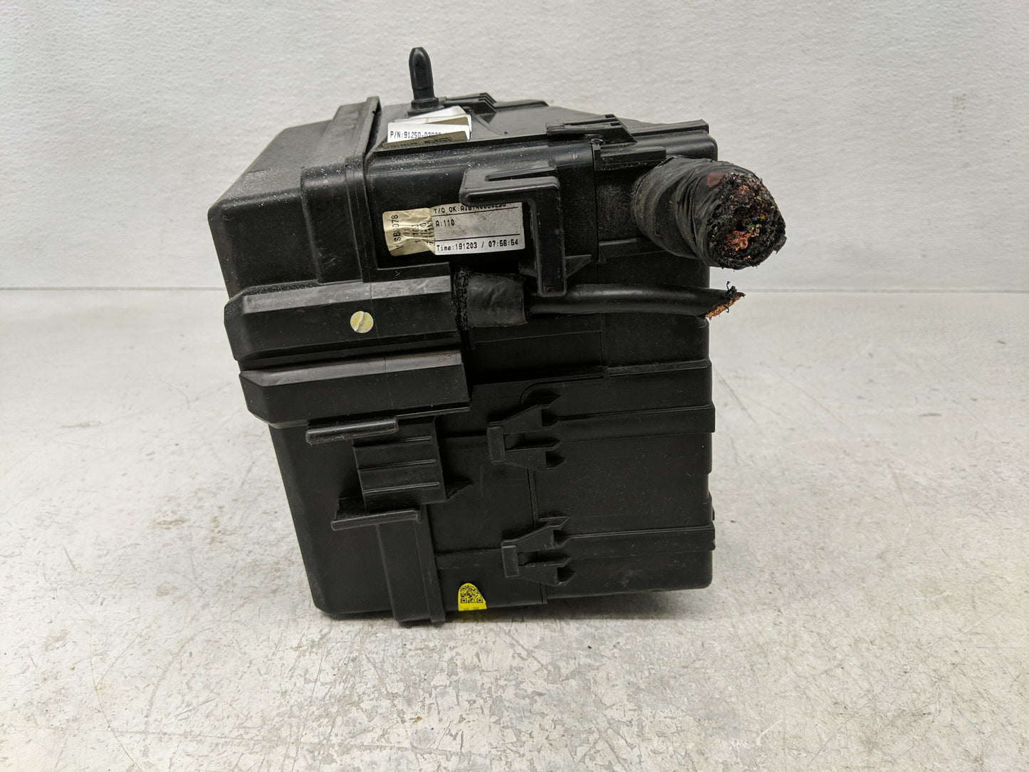 2019-2021 Hyundai Tucson Fusebox Fuse Box Panel Relay Module P/N:91250-D3030-B5 N91250-D3030, 91956-D3020 Fits Fits 2019 202