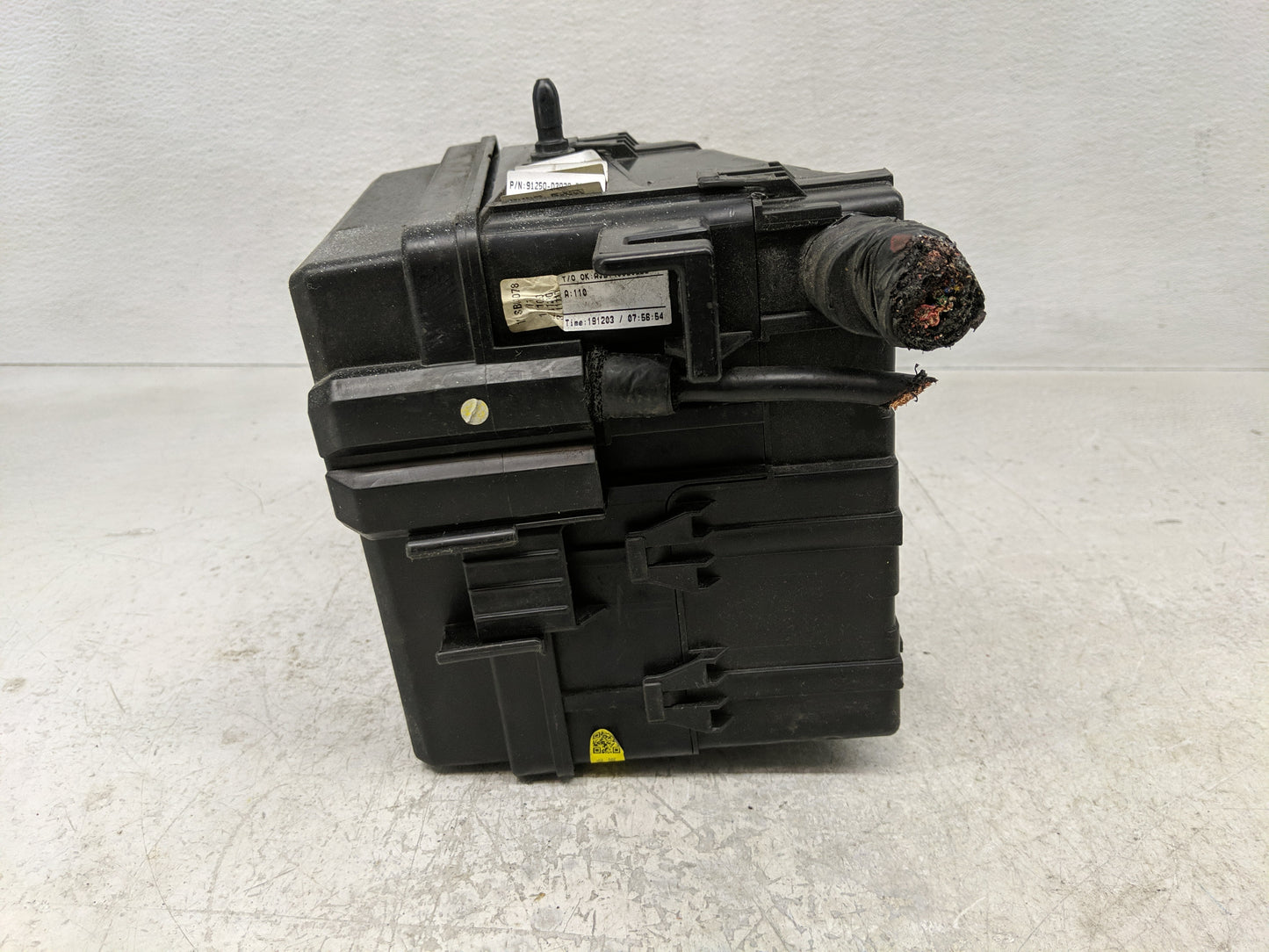2019-2021 Hyundai Tucson Fusebox Fuse Box Panel Relay Module P/N:91250-D3030-B5 N91250-D3030, 91956-D3020 Fits Fits 2019 202