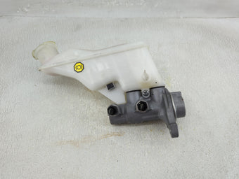 compare product 2016-2021 Hyundai Tucson Brake Master Cylinder 1312780
