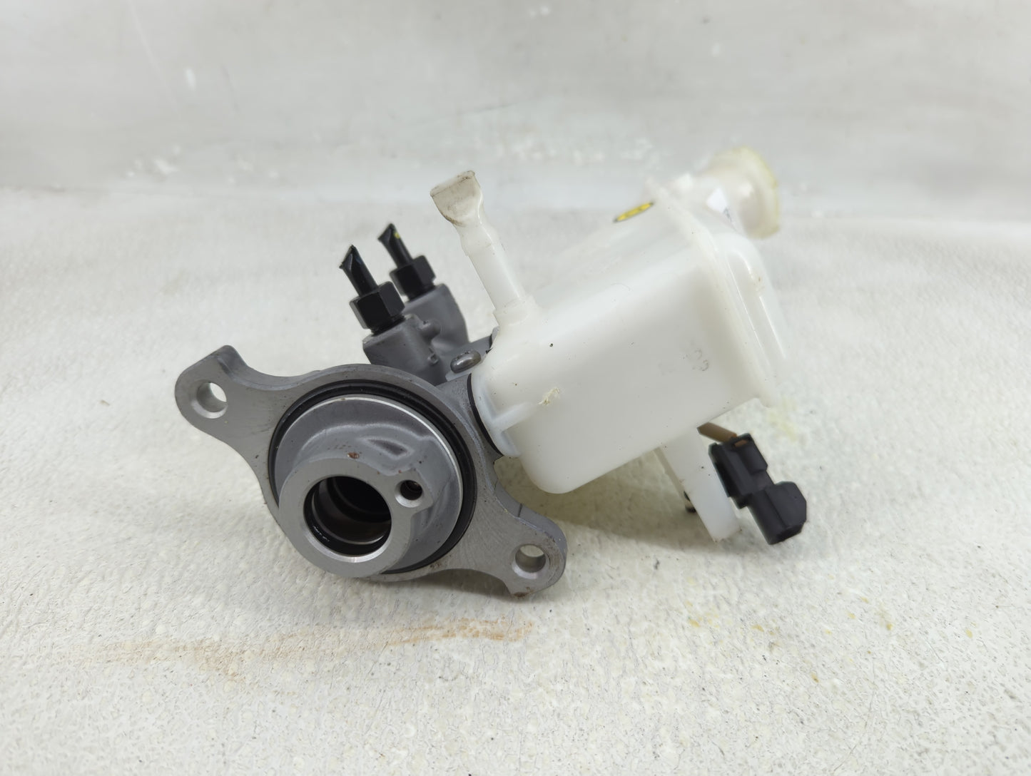 2016-2021 Hyundai Tucson Brake Master Cylinder 1312780 - Oemusedautoparts1.com