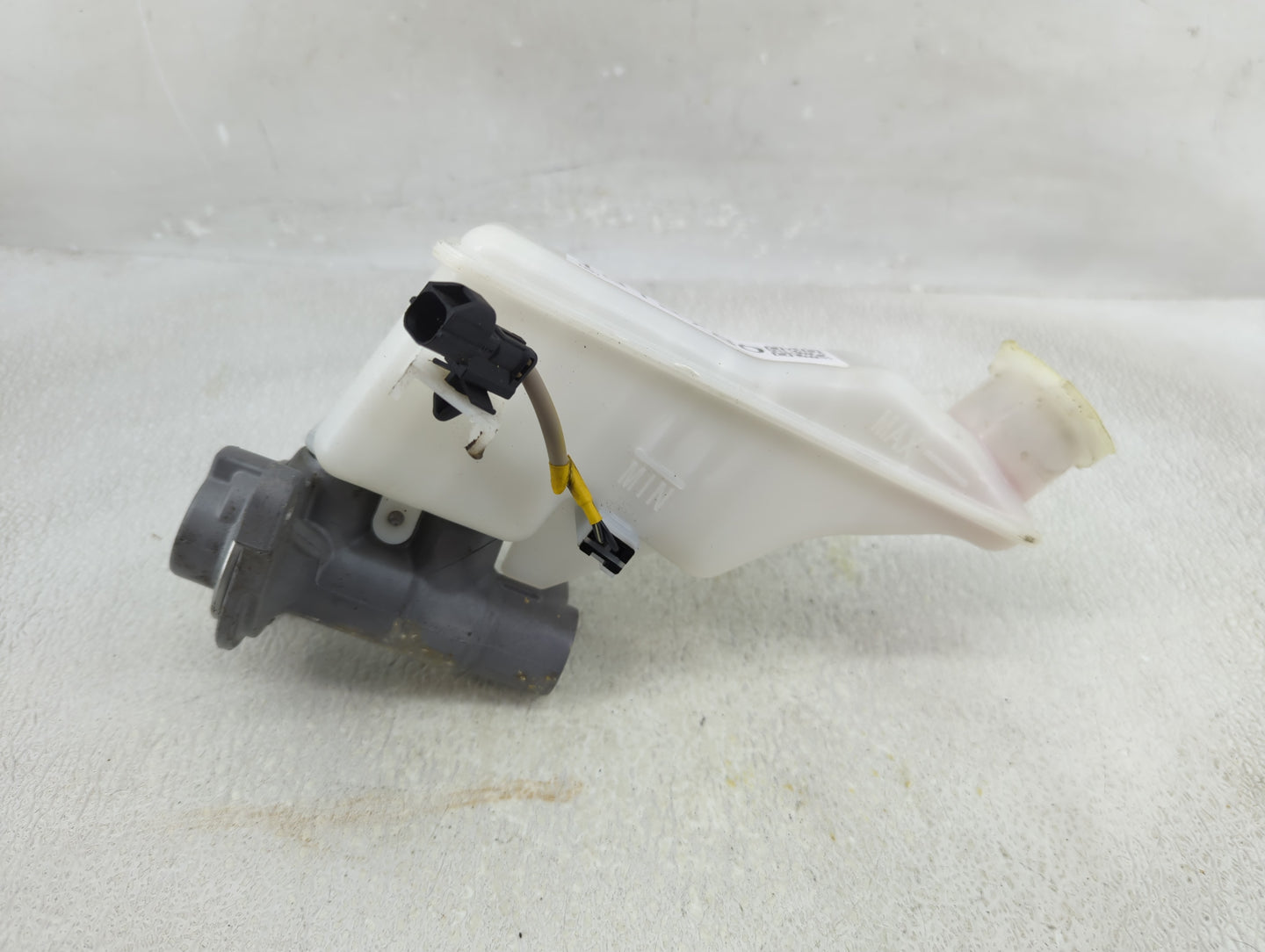 2016-2021 Hyundai Tucson Brake Master Cylinder 1312780 - Oemusedautoparts1.com
