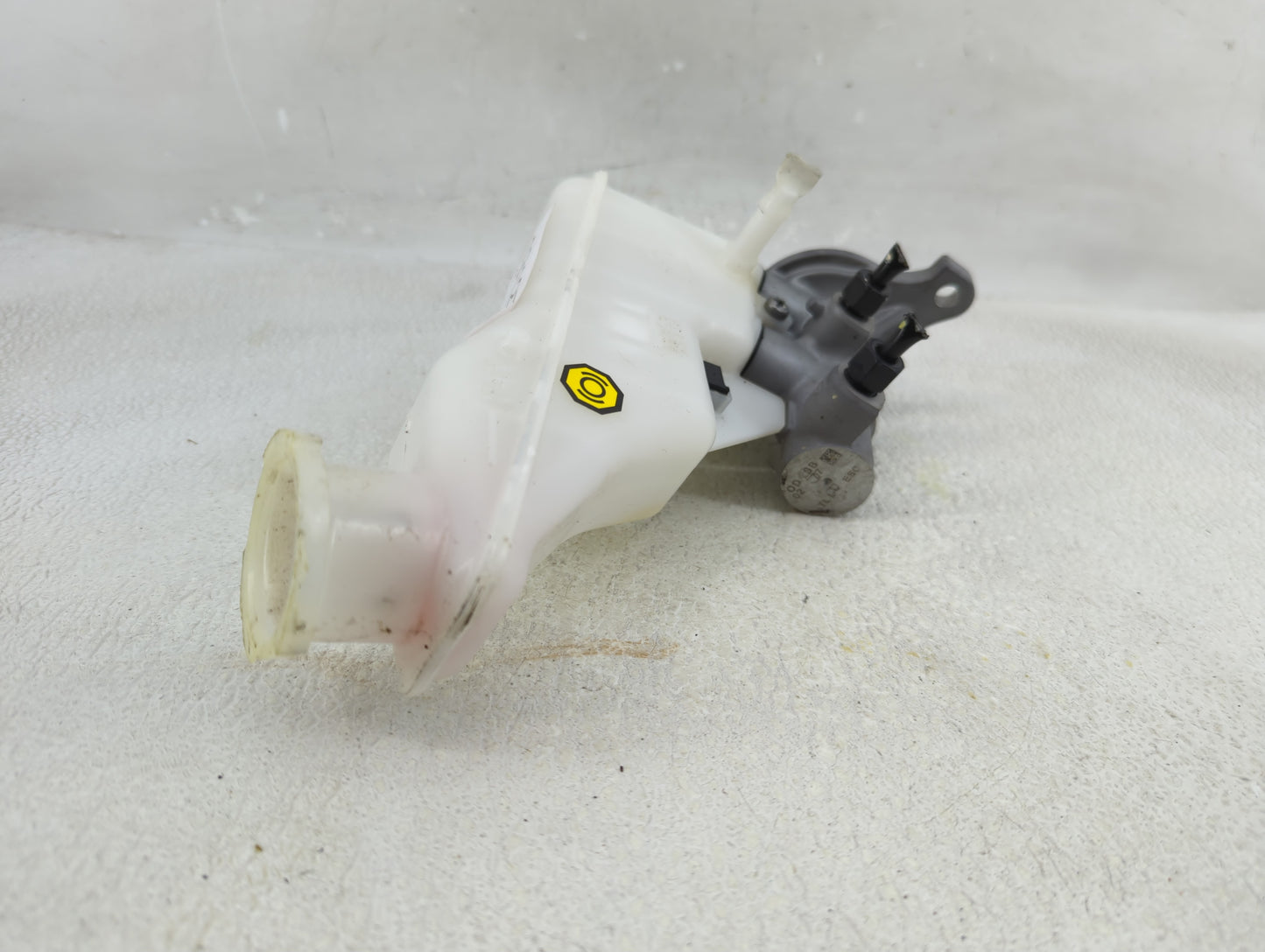 2016-2021 Hyundai Tucson Brake Master Cylinder 1312780 - Oemusedautoparts1.com