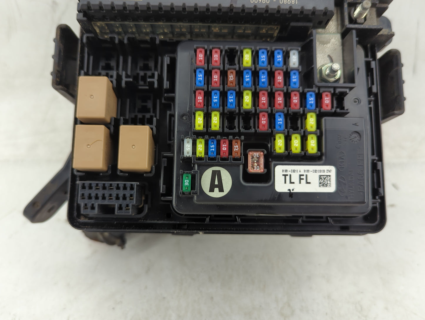 2019-2021 Hyundai Tucson Fusebox Fuse Box Panel Relay Module P/N:91956-D3020 Fits Fits 2019 2020 2021 OEM Used Auto Parts - 