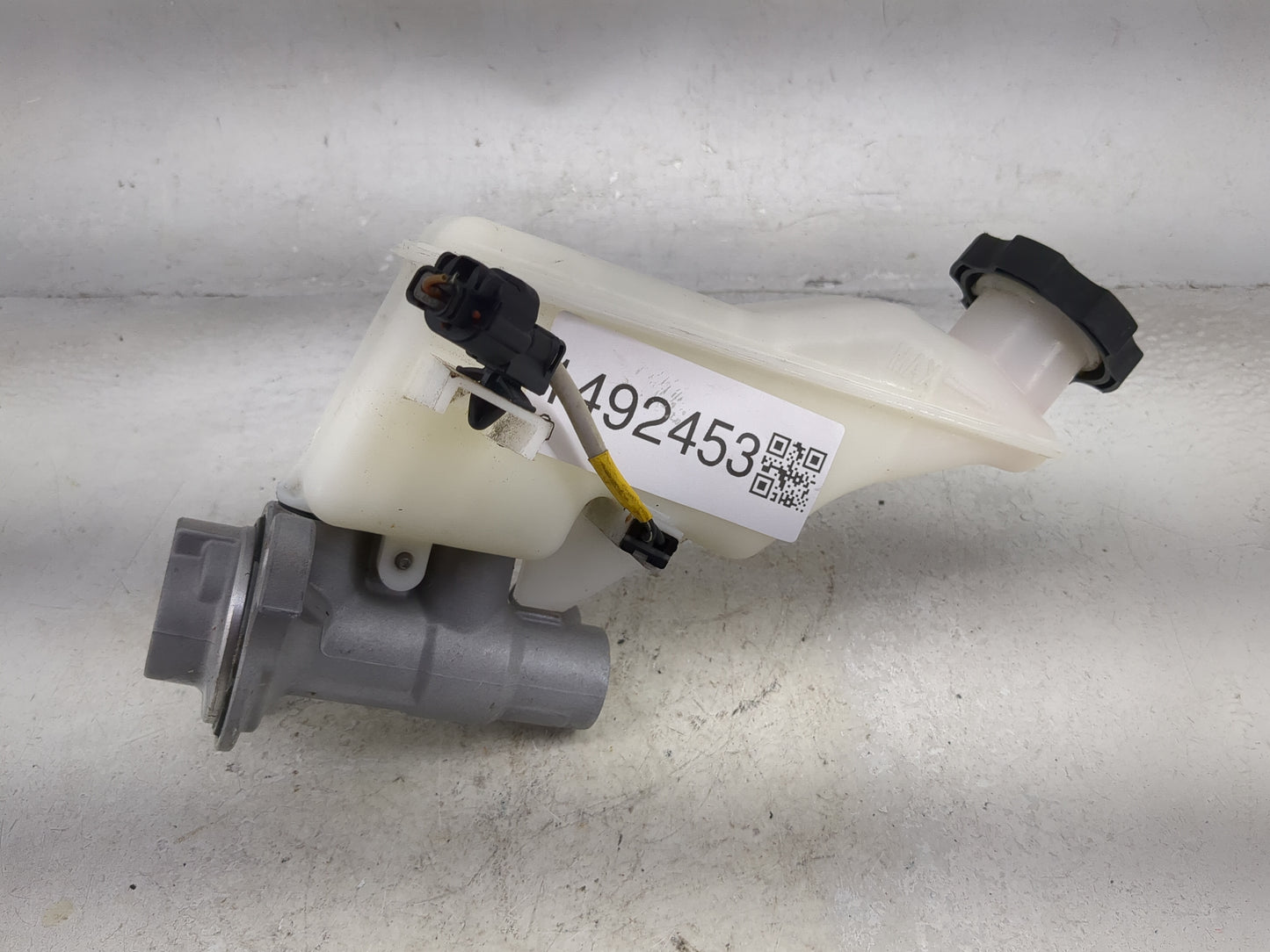 2016-2021 Hyundai Tucson Brake Master Cylinder 1492453 - Oemusedautoparts1.com