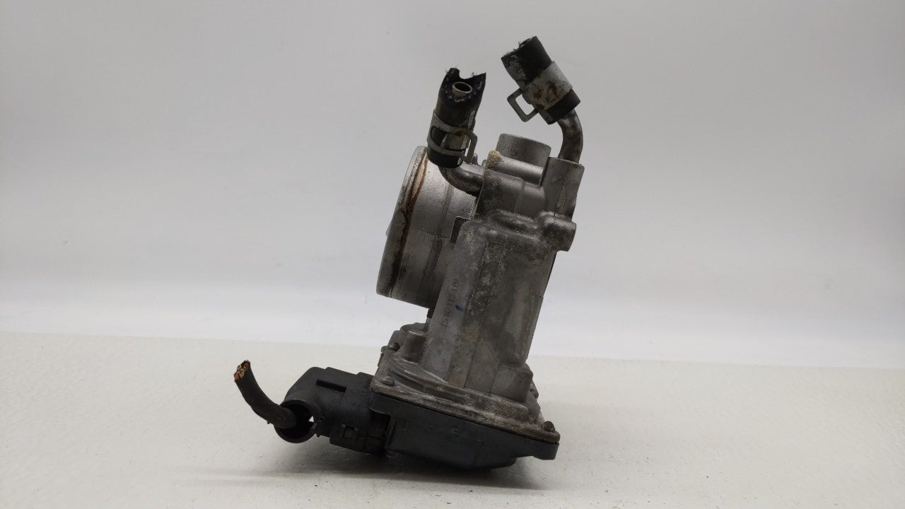 2014-2018 Hyundai Tucson Throttle Body P/N:35100-2E000 Fits Fits 2011 2012 2013 2014 2015 2016 2017 2018 2019 OEM Used Auto 