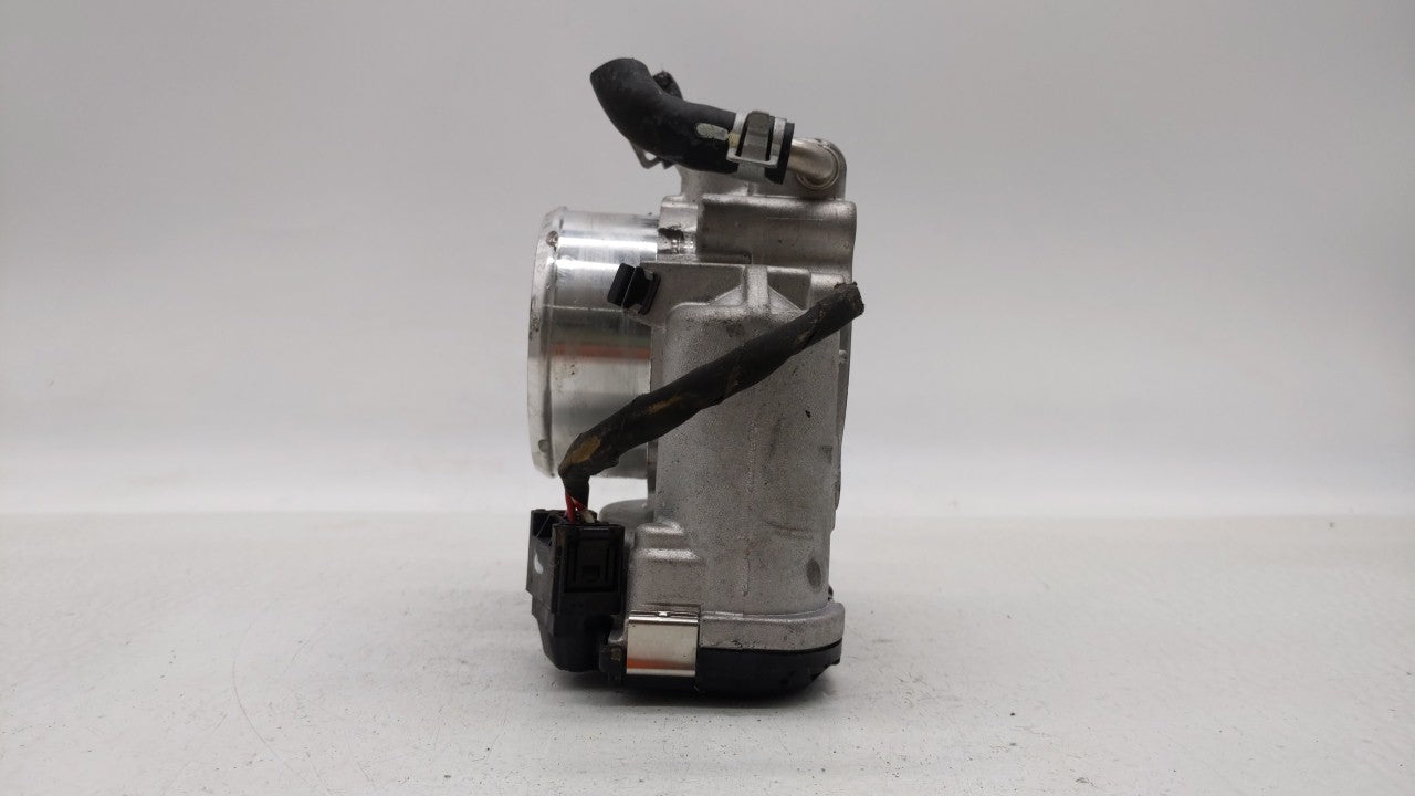 2018 Hyundai Tucson Throttle Body P/N:35100-2G600 Fits Fits 2015 2016 2017 2019 OEM Used Auto Parts - Oemusedautoparts1.com