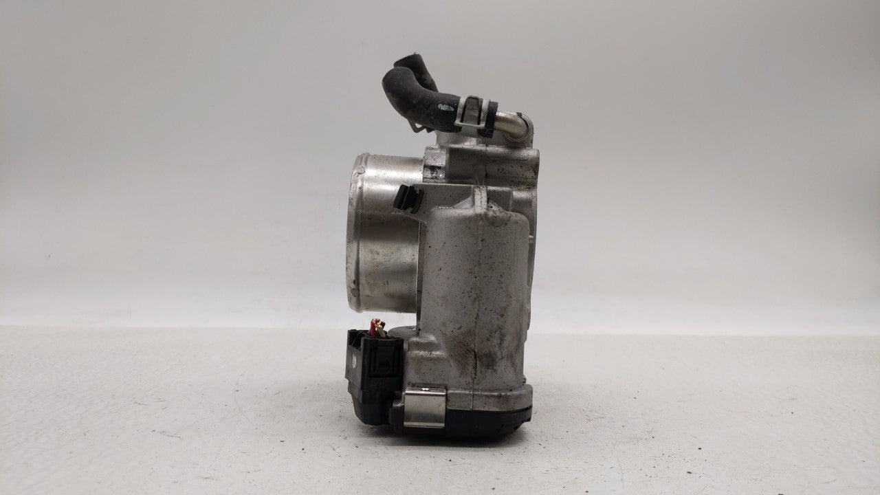 2018 Hyundai Tucson Throttle Body P/N:35100-2G600 Fits Fits 2015 2016 2017 2019 OEM Used Auto Parts - Oemusedautoparts1.com