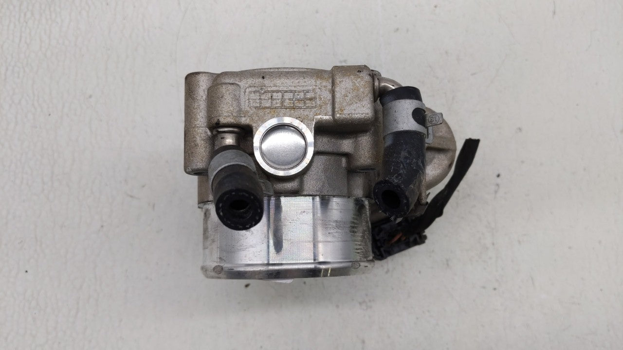 2018 Hyundai Tucson Throttle Body P/N:35100-2G600 Fits Fits 2015 2016 2017 2019 OEM Used Auto Parts - Oemusedautoparts1.com