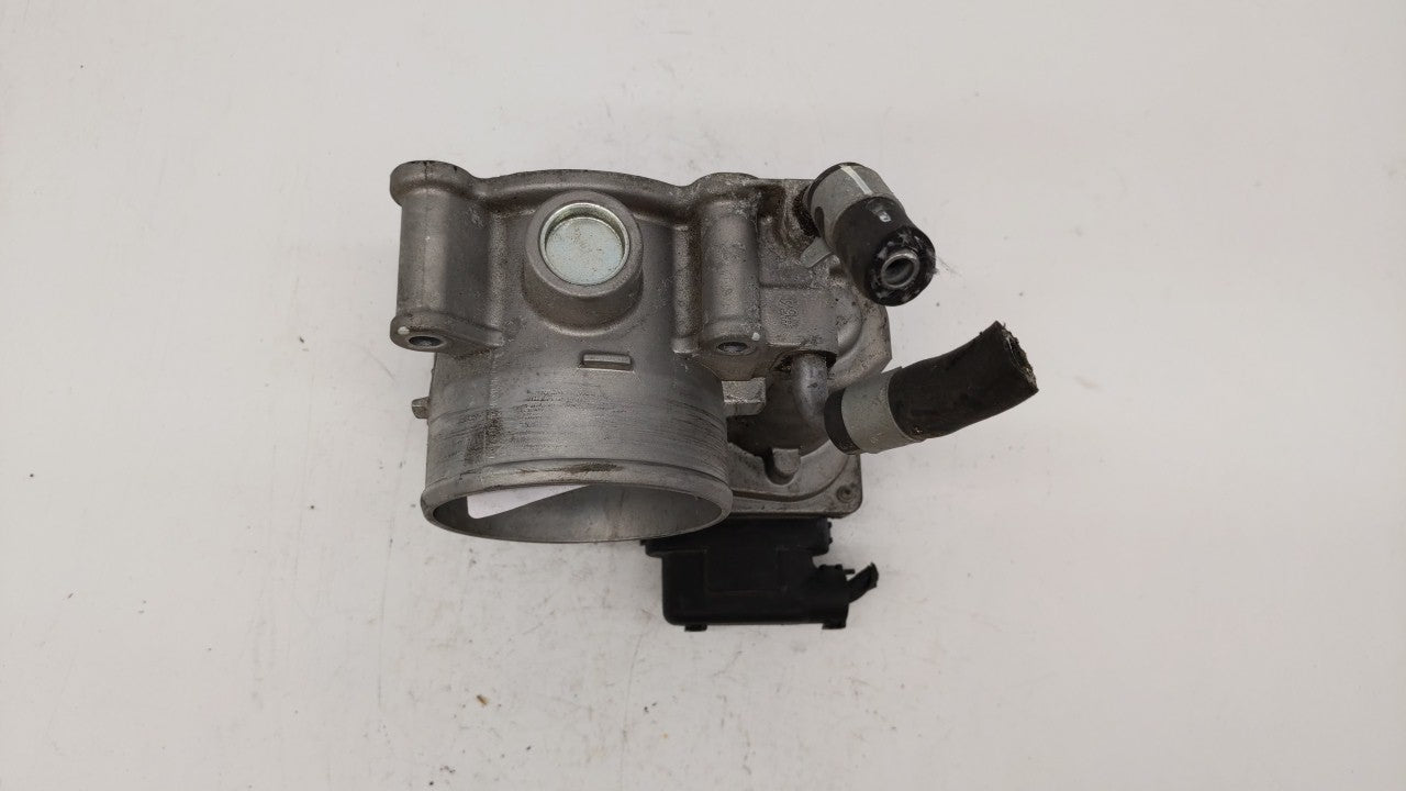 2014-2018 Hyundai Tucson Throttle Body P/N:35100-2E000 Fits Fits 2011 2012 2013 2014 2015 2016 2017 2018 2019 OEM Used Auto 