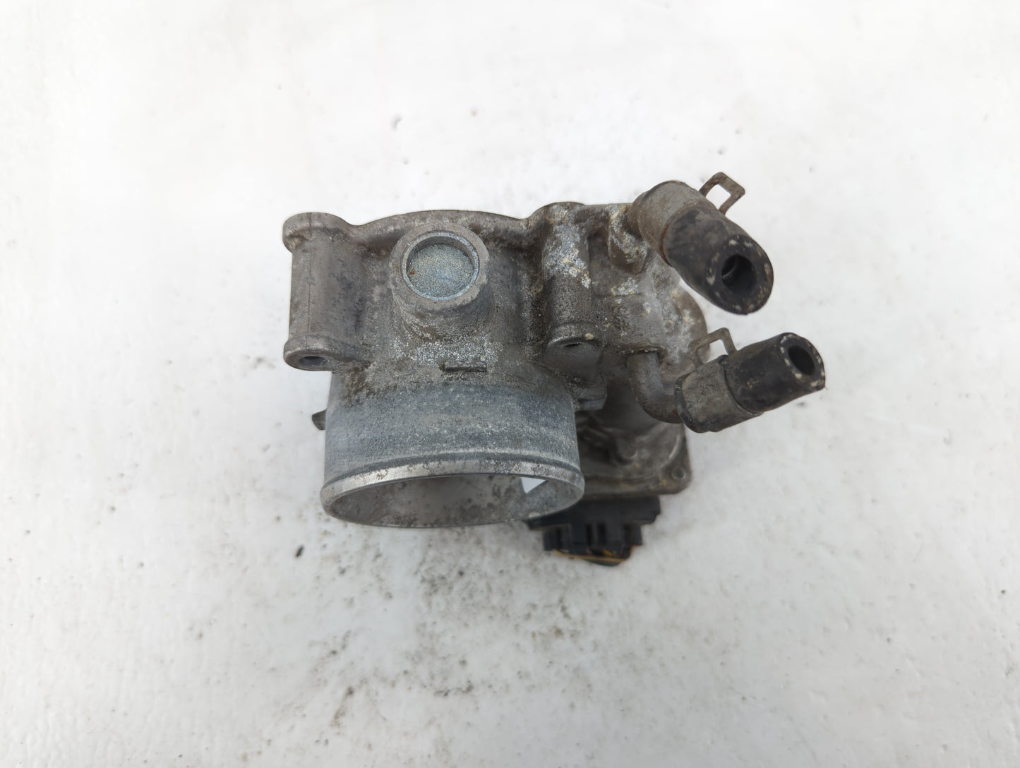 2014-2021 Hyundai Tucson Throttle Body P/N:35100-2E000 35100-2E710 Fits OEM Used Auto Parts - Oemusedautoparts1.com