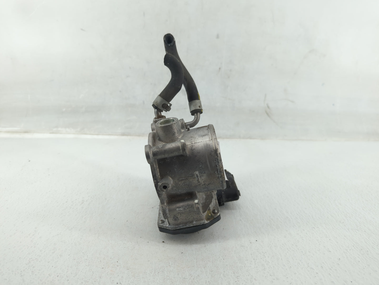 2014-2021 Hyundai Tucson Throttle Body P/N:35100-2E000 Fits Fits 2011 2012 2013 2014 2015 2016 2017 2018 2019 2020 2021 OEM 