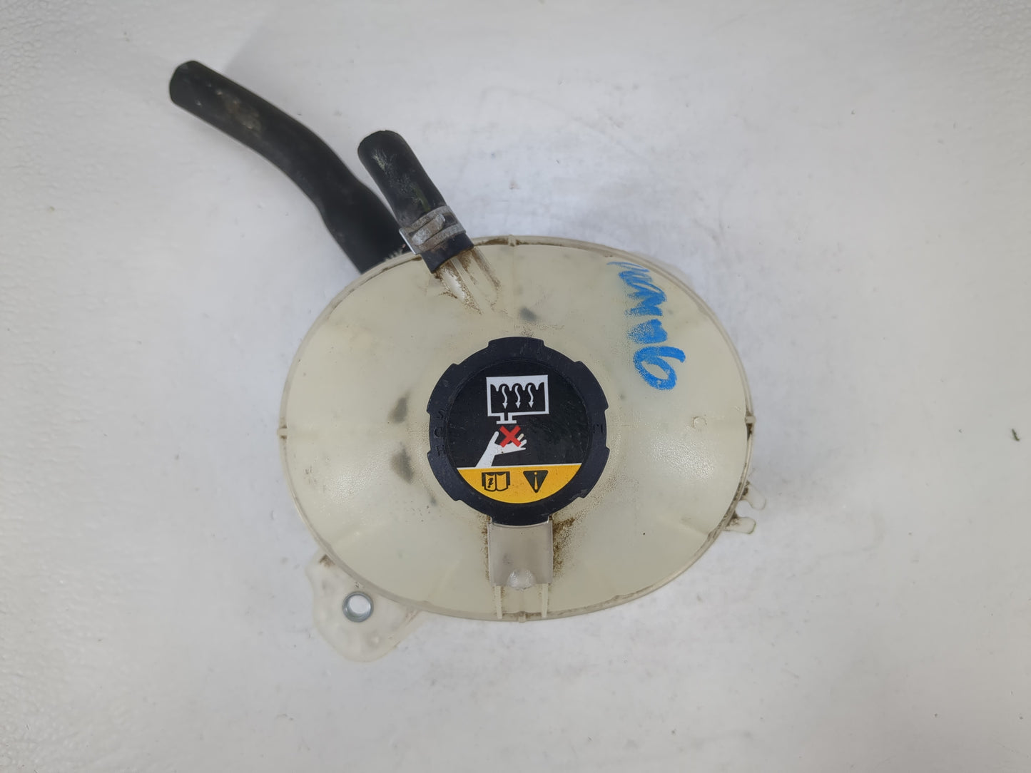 Hyundai Veloster Windshield Washer Fluid Reservoir Bottle Oem - Oemusedautoparts1.com