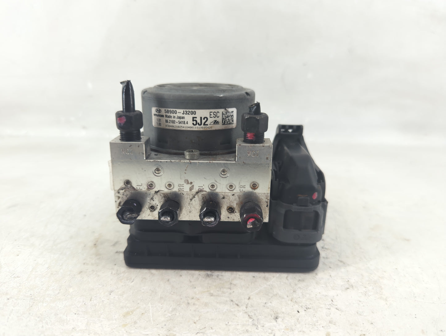 2019-2020 Hyundai Veloster ABS Pump Control Module Replacement P/N:58900-J3200 Fits Fits 2019 2020 OEM Used Auto Parts - Oem