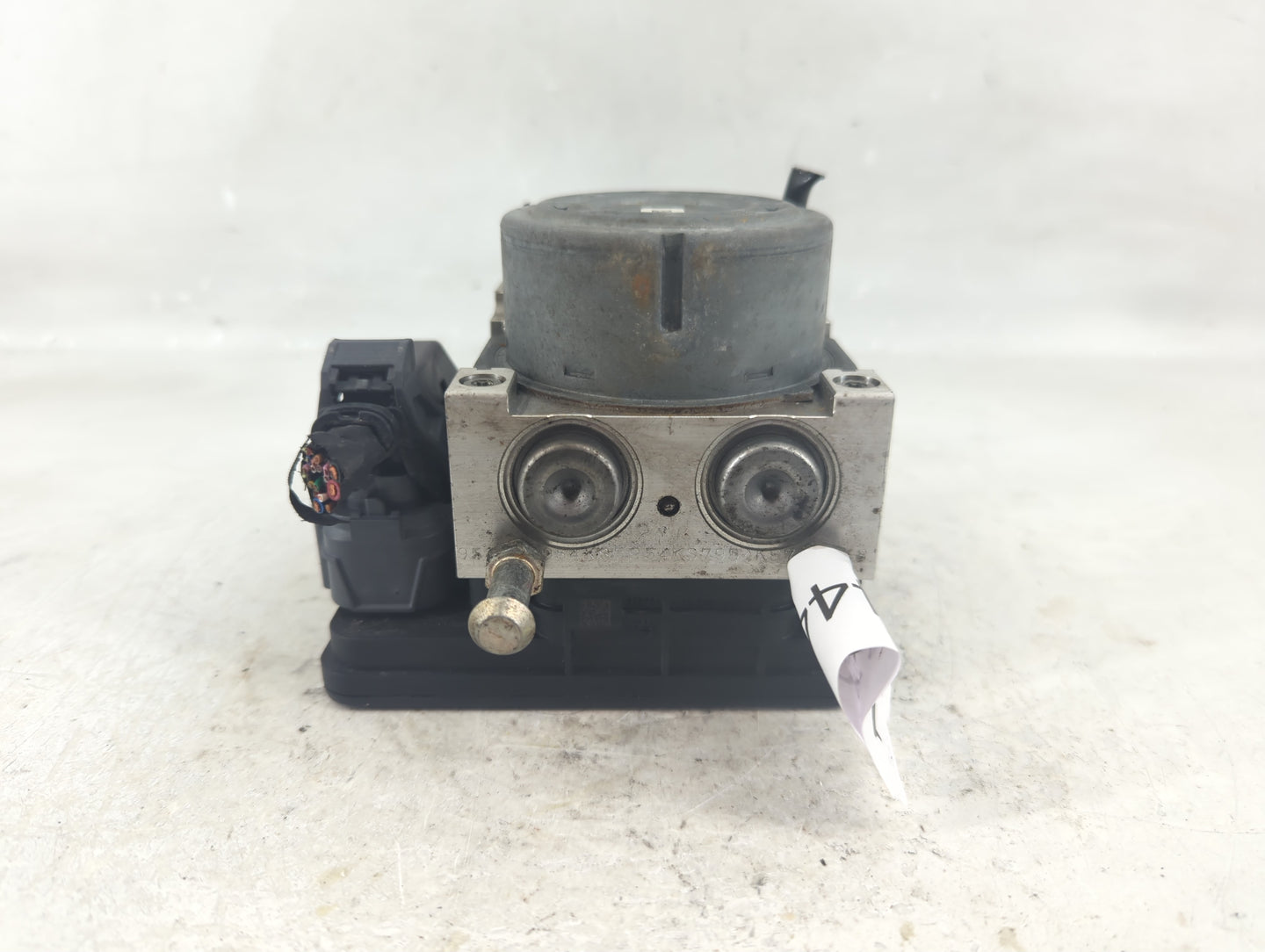 2019-2020 Hyundai Veloster ABS Pump Control Module Replacement P/N:58900-J3200 Fits Fits 2019 2020 OEM Used Auto Parts - Oem