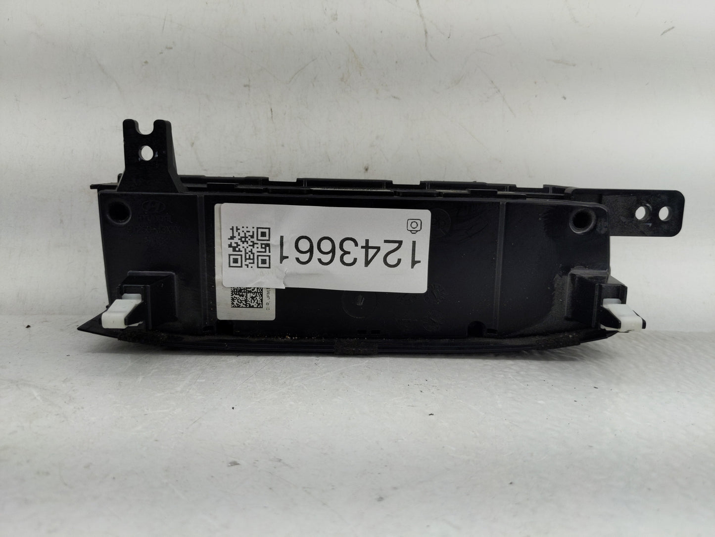 2019-2020 Hyundai Veloster Climate Control Module Temperature AC/Heater Replacement P/N:C20037-3430 Fits Fits 2019 2020 OEM 
