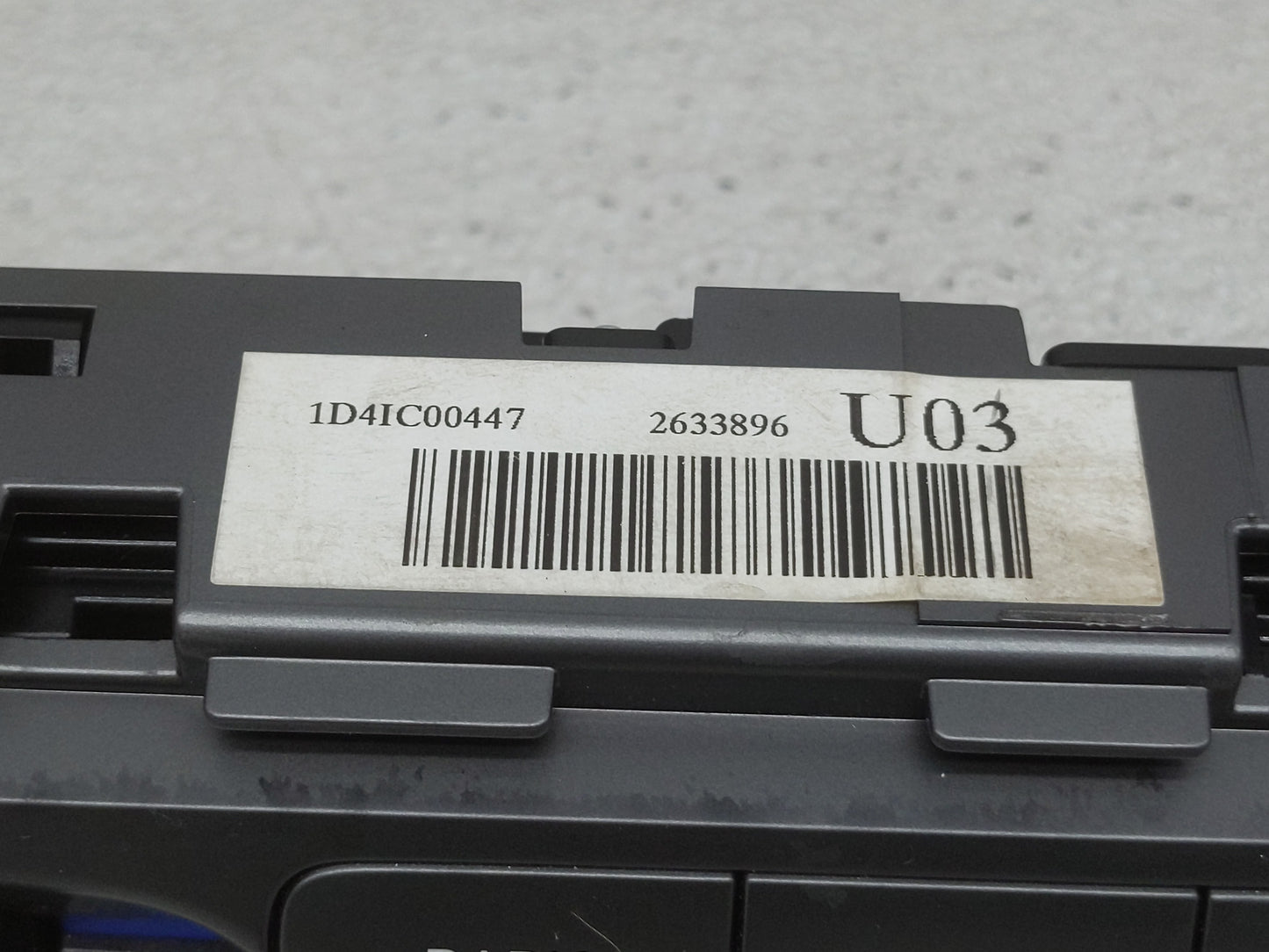 2019-2020 Hyundai Veloster Radio AM FM Cd Player Receiver Replacement P/N:2633896 Fits Fits 2019 2020 OEM Used Auto Parts - 