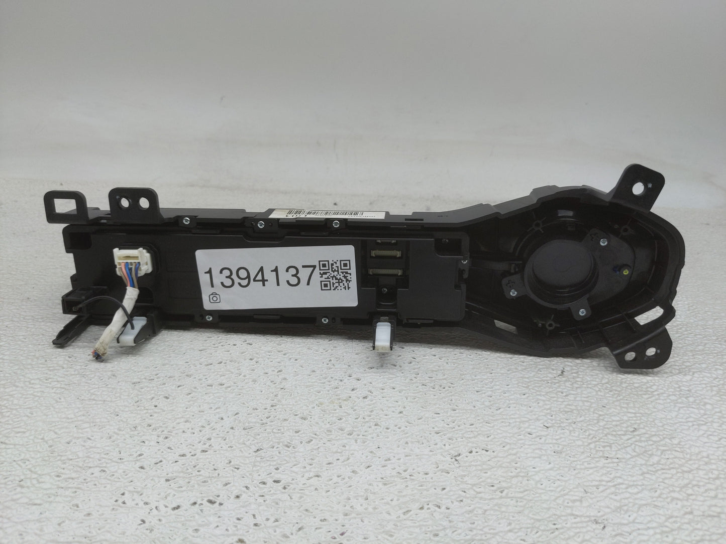 2019-2020 Hyundai Veloster Radio AM FM Cd Player Receiver Replacement P/N:2633896 Fits Fits 2019 2020 OEM Used Auto Parts - 