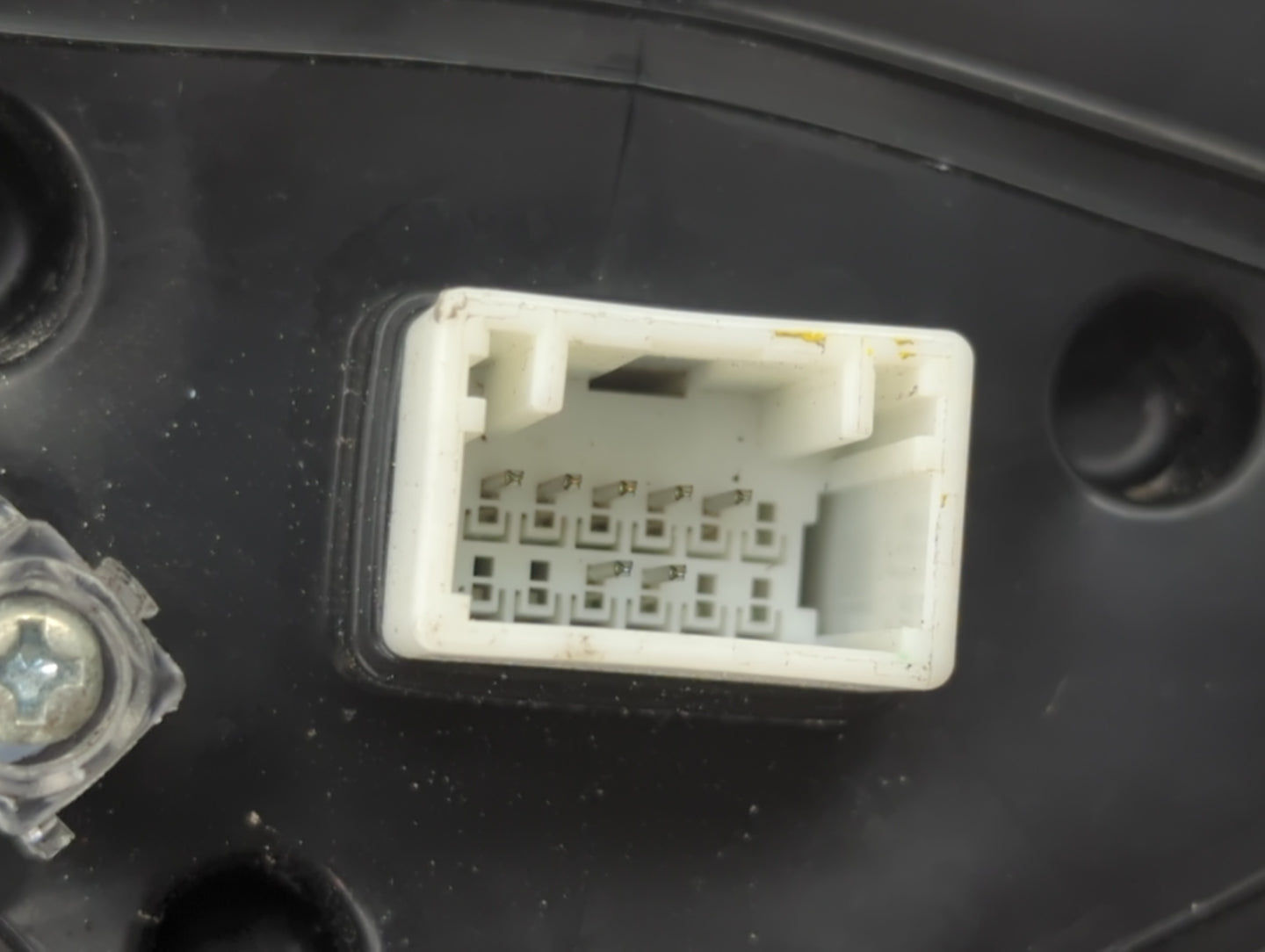 2019-2020 Hyundai Veloster Driver Side View Mirror - Left Door Mirror OEM Used - Oemusedautoparts1.com