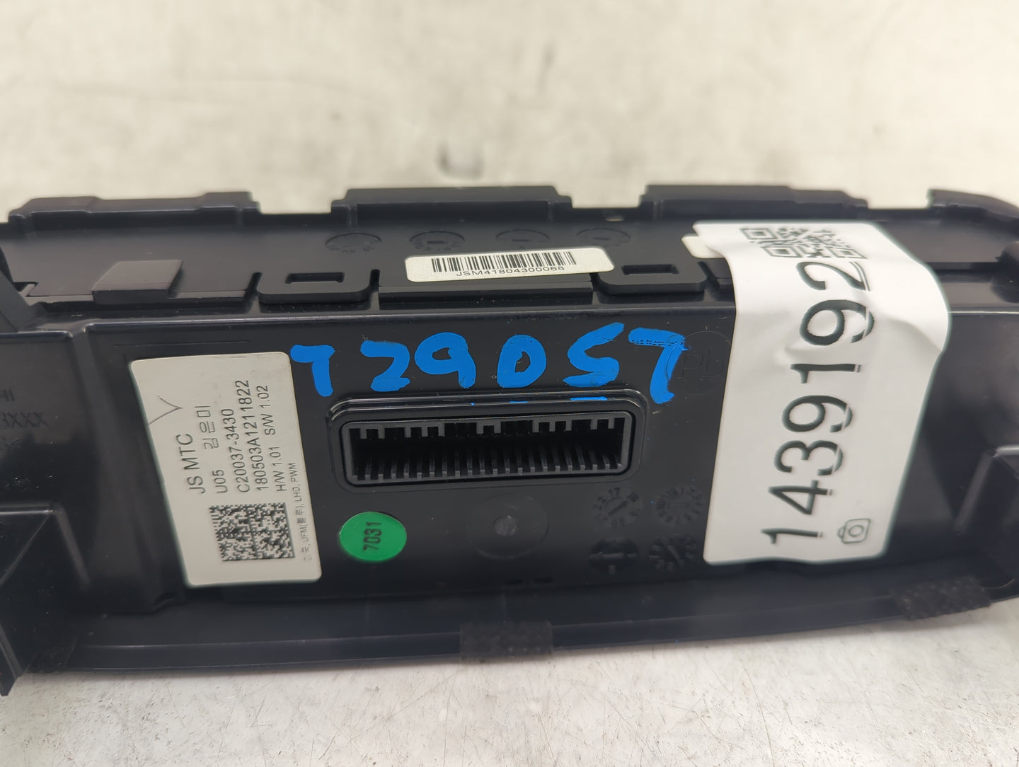 2019-2020 Hyundai Veloster Climate Control Module Temperature AC/Heater Replacement P/N:C20037-3430 Fits Fits 2019 2020 OEM 