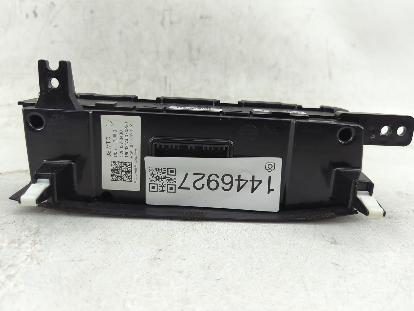 2019-2020 Hyundai Veloster Climate Control Module Temperature AC/Heater Replacement P/N:C20037-3430 180331A0070930 Fits OEM 