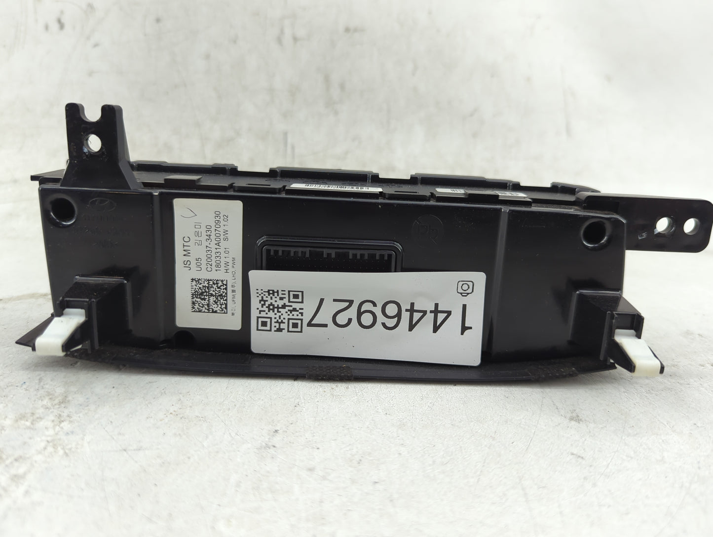 2019-2020 Hyundai Veloster Climate Control Module Temperature AC/Heater Replacement P/N:C20037-3430 180331A0070930 Fits OEM 
