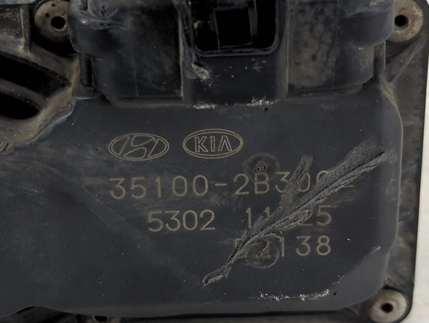 2015-2020 Hyundai Veloster Throttle Body P/N:35100-2B300 Fits Fits 2015 2016 2017 2018 2019 2020 2021 2022 OEM Used Auto Par