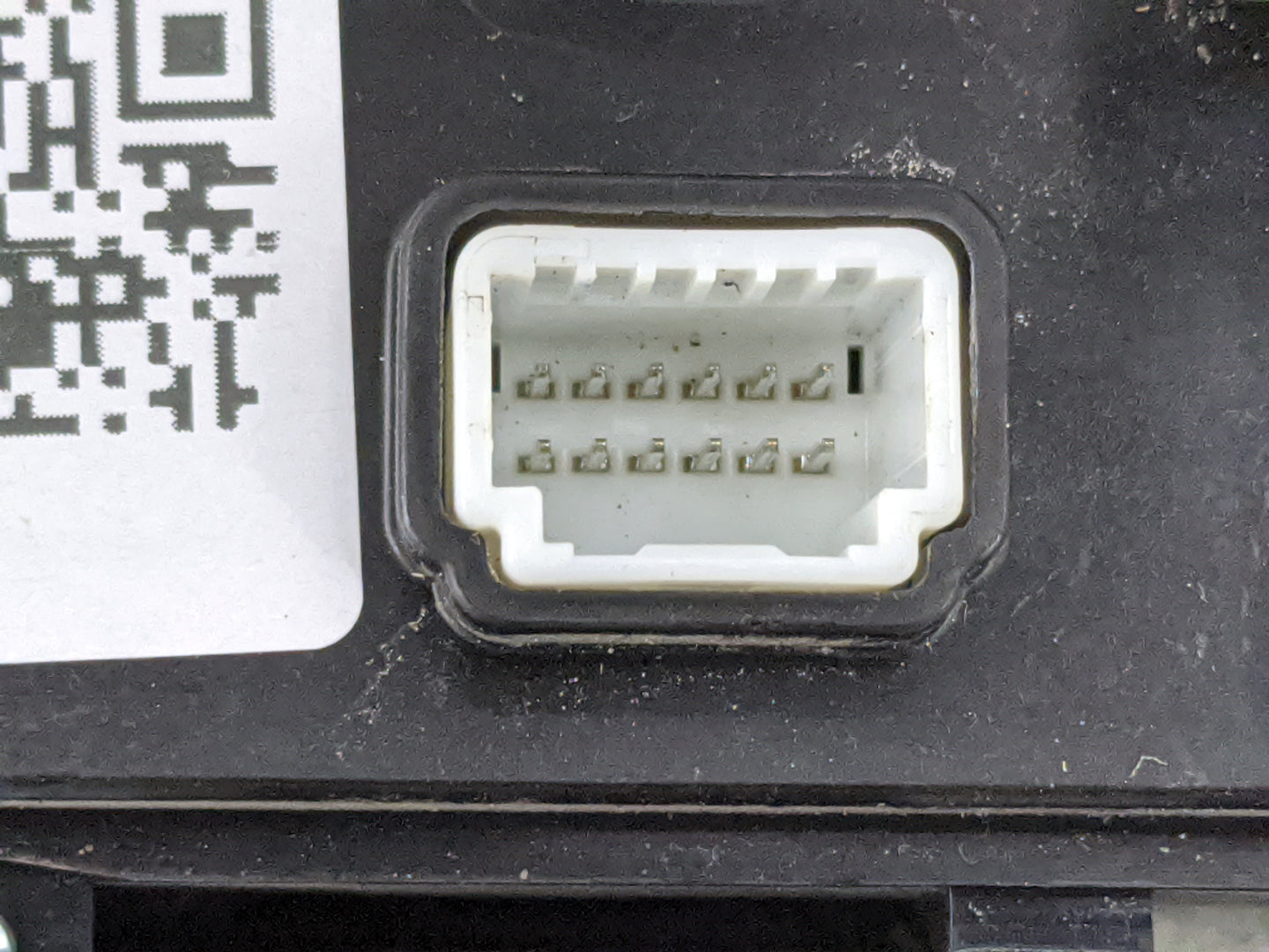 2019-2020 Hyundai Veloster Radio Control Panel 1474673 - Oemusedautoparts1.com