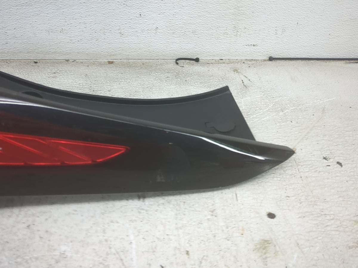 2019-2020 Hyundai Veloster Tail Light Assembly Passenger Right OEM P/N:180328 Fits Fits 2019 2020 OEM Used Auto Parts - Oemu