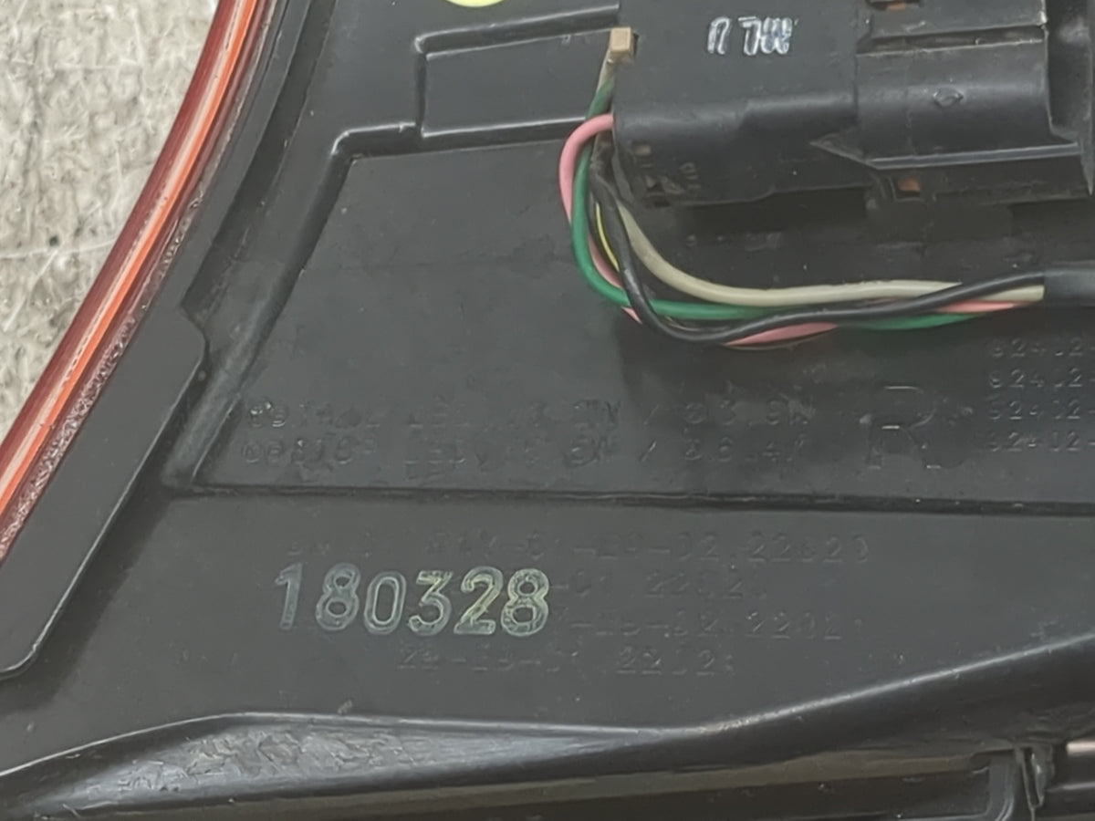 2019-2020 Hyundai Veloster Tail Light Assembly Passenger Right OEM P/N:180328 Fits Fits 2019 2020 OEM Used Auto Parts - Oemu