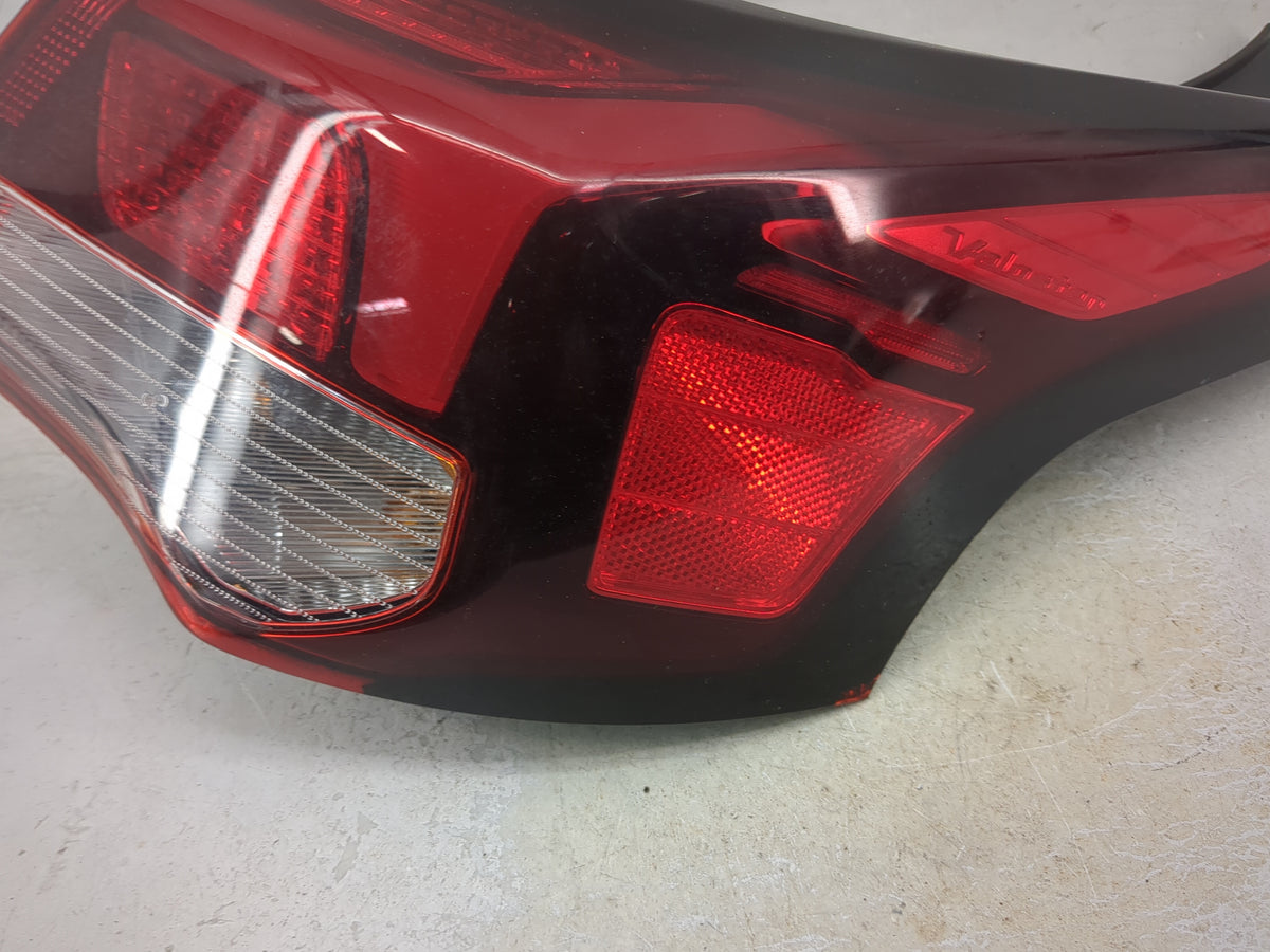 2019-2020 Hyundai Veloster Tail Light Assembly Passenger Right OEM Fits Fits 2019 2020 OEM Used Auto Parts - Oemusedautopart